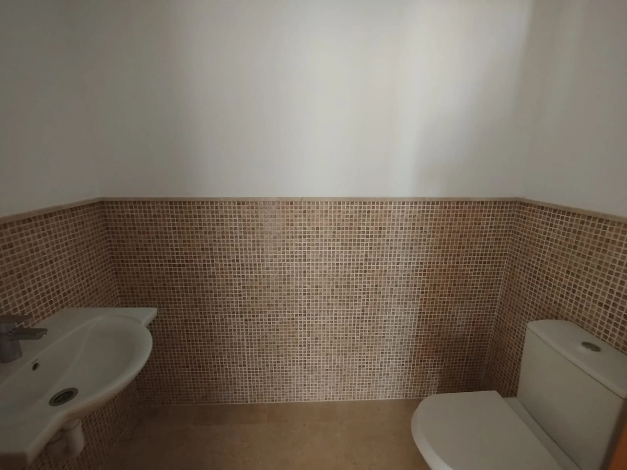 House - Townhouse в продаже в Casares, Málaga. В доме 3 спален и 3 ванных комнат. Площадь дома 266 м²