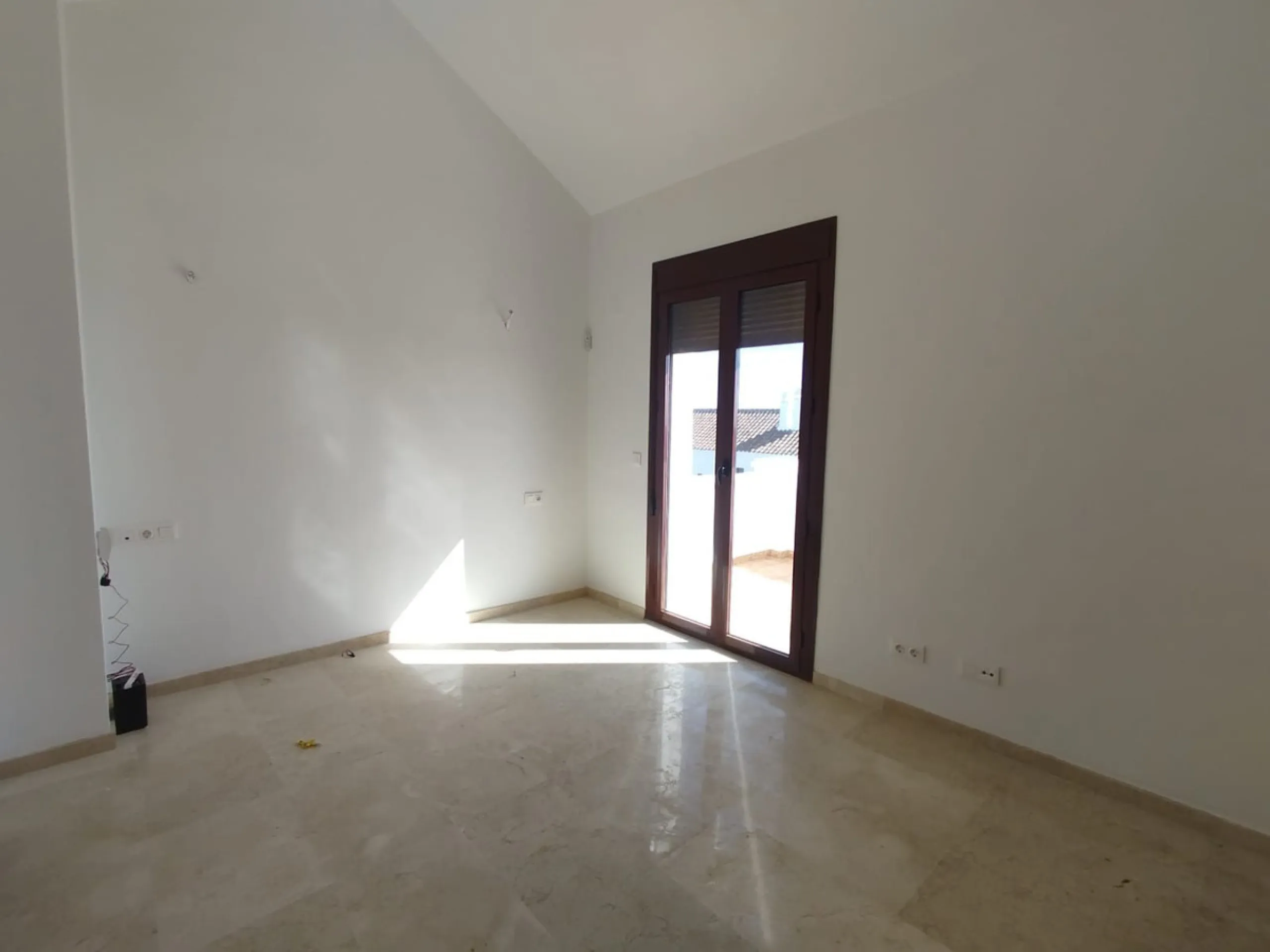 House - Townhouse в продаже в Casares, Málaga. В доме 3 спален и 3 ванных комнат. Площадь дома 266 м²
