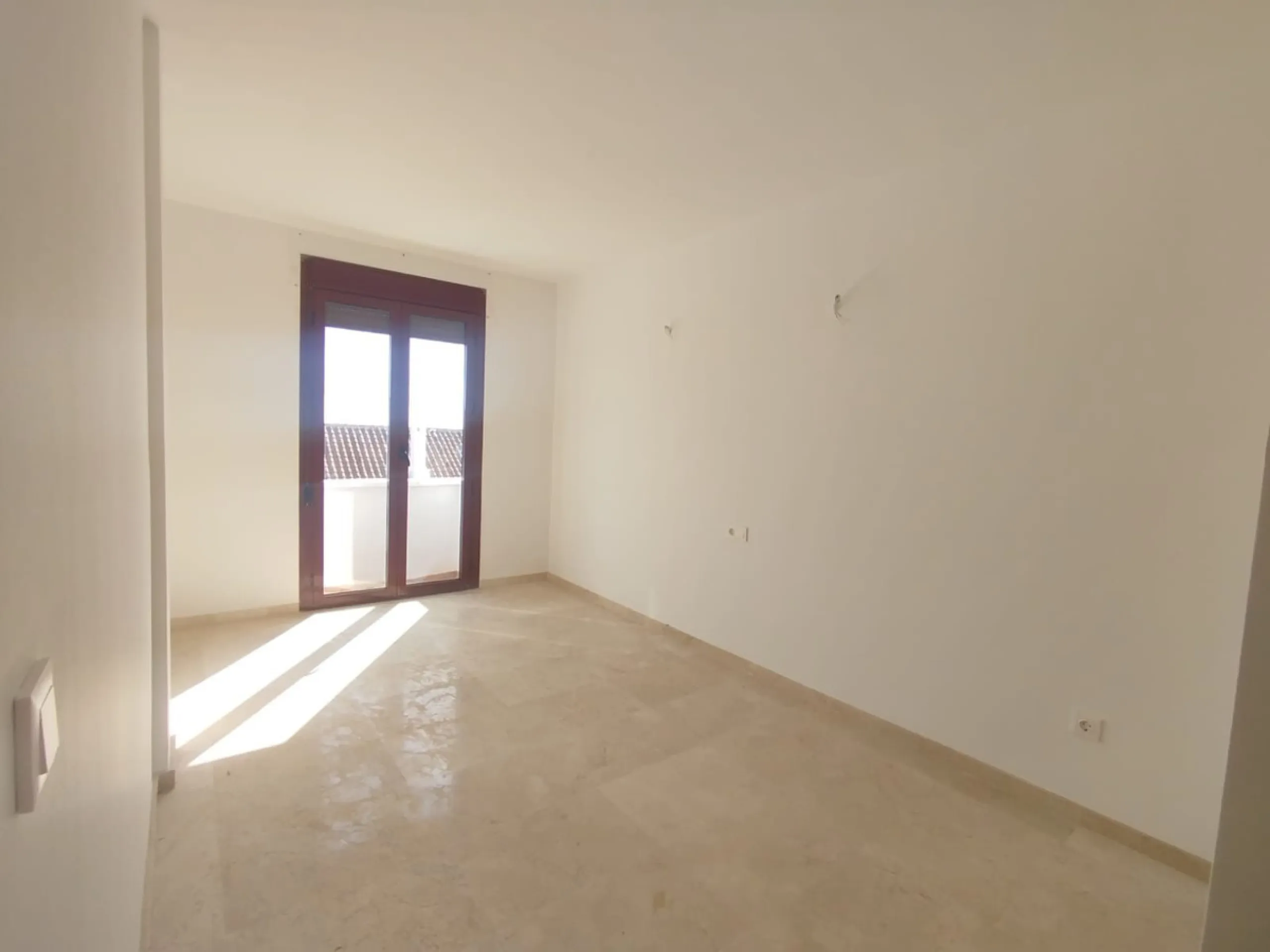 House - Townhouse в продаже в Casares, Málaga. В доме 3 спален и 3 ванных комнат. Площадь дома 266 м²