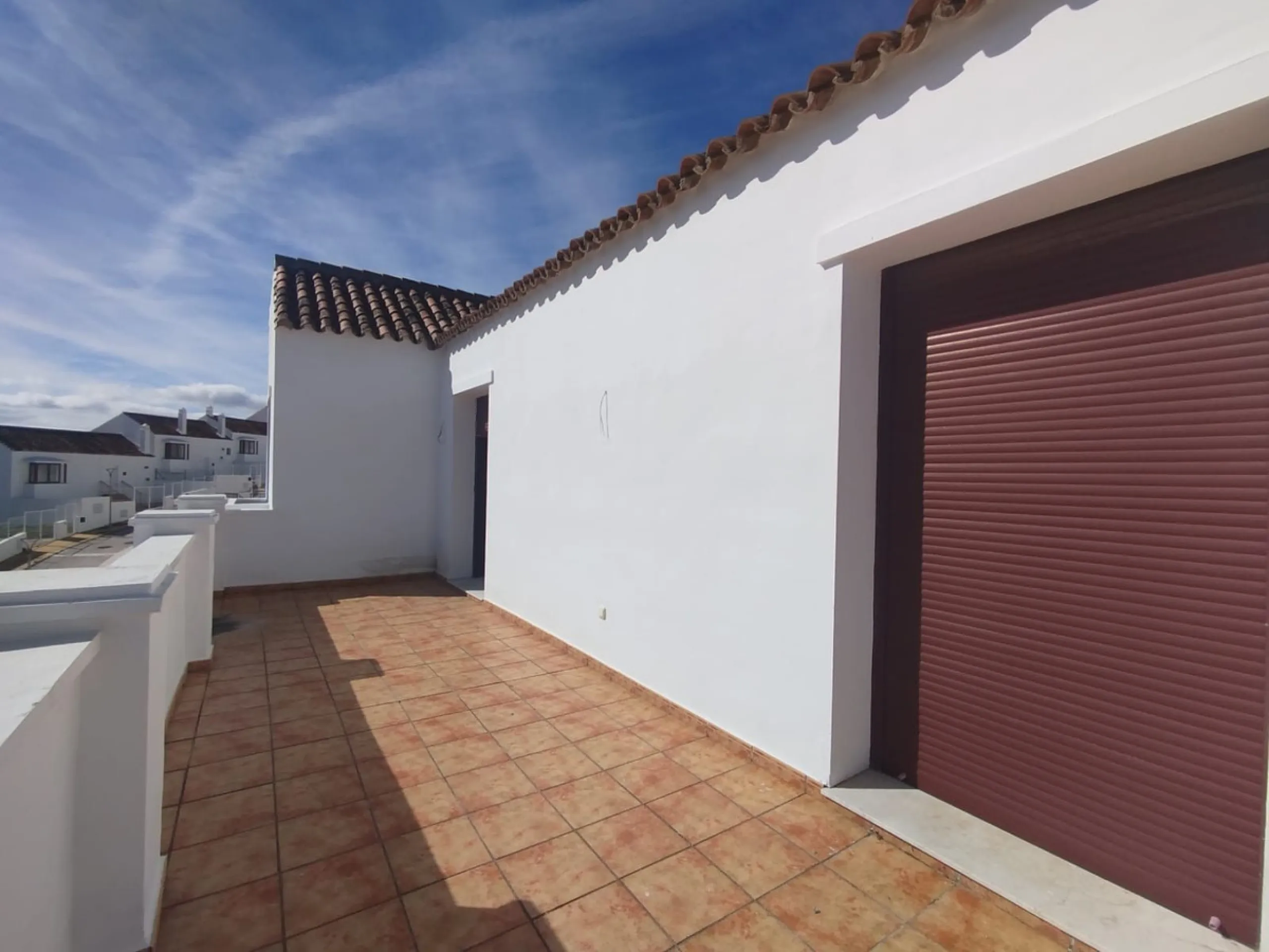 House - Townhouse в продаже в Casares, Málaga. В доме 3 спален и 3 ванных комнат. Площадь дома 266 м²
