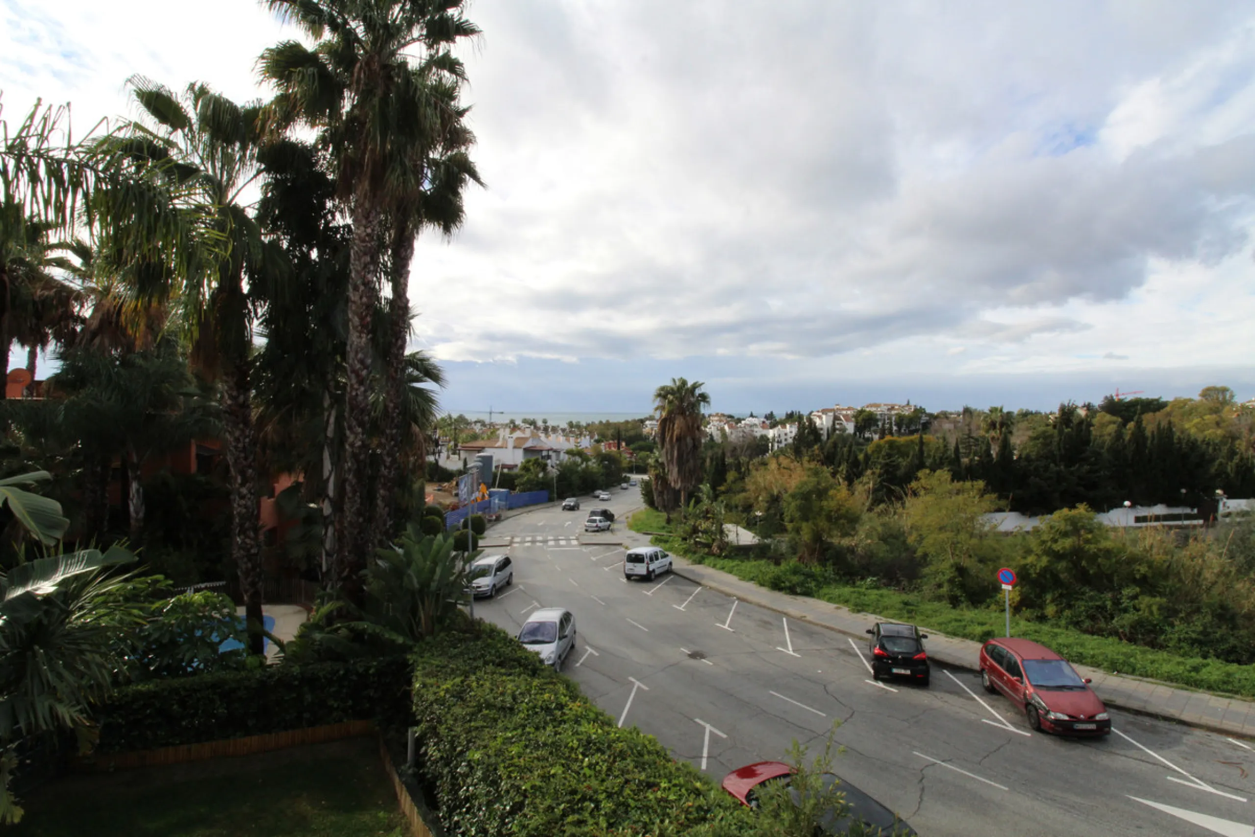 House - Semi-Detached House в продаже в Marbella, Málaga. В доме 3 спален и 3 ванных комнат. Площадь дома 431 м². Площадь участка 100 м²