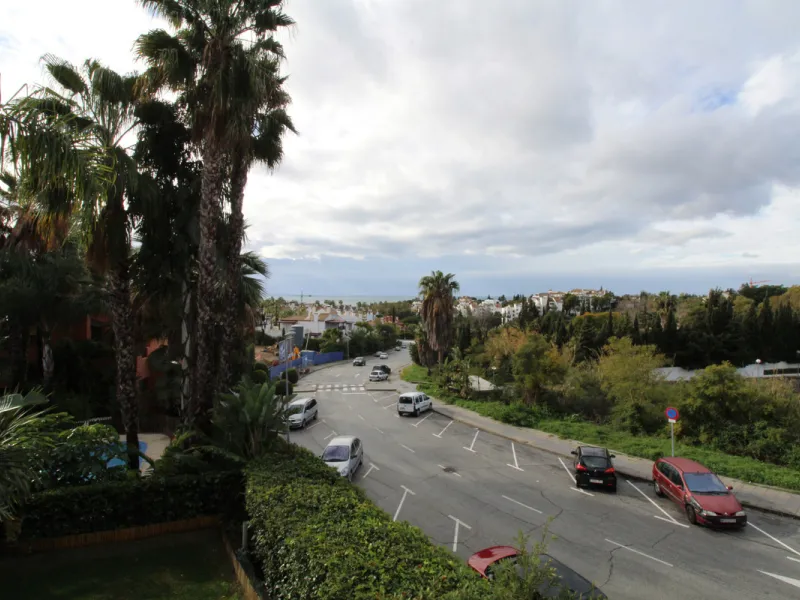 House - Semi-Detached House в продаже в Marbella, Málaga. В доме 3 спален и 3 ванных комнат. Площадь дома 431 м². Площадь участка 100 м²