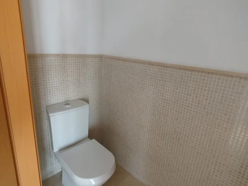 House - Townhouse в продаже в Casares, Málaga. В доме 3 спален и 2 ванных комнат. Площадь дома 240 м²