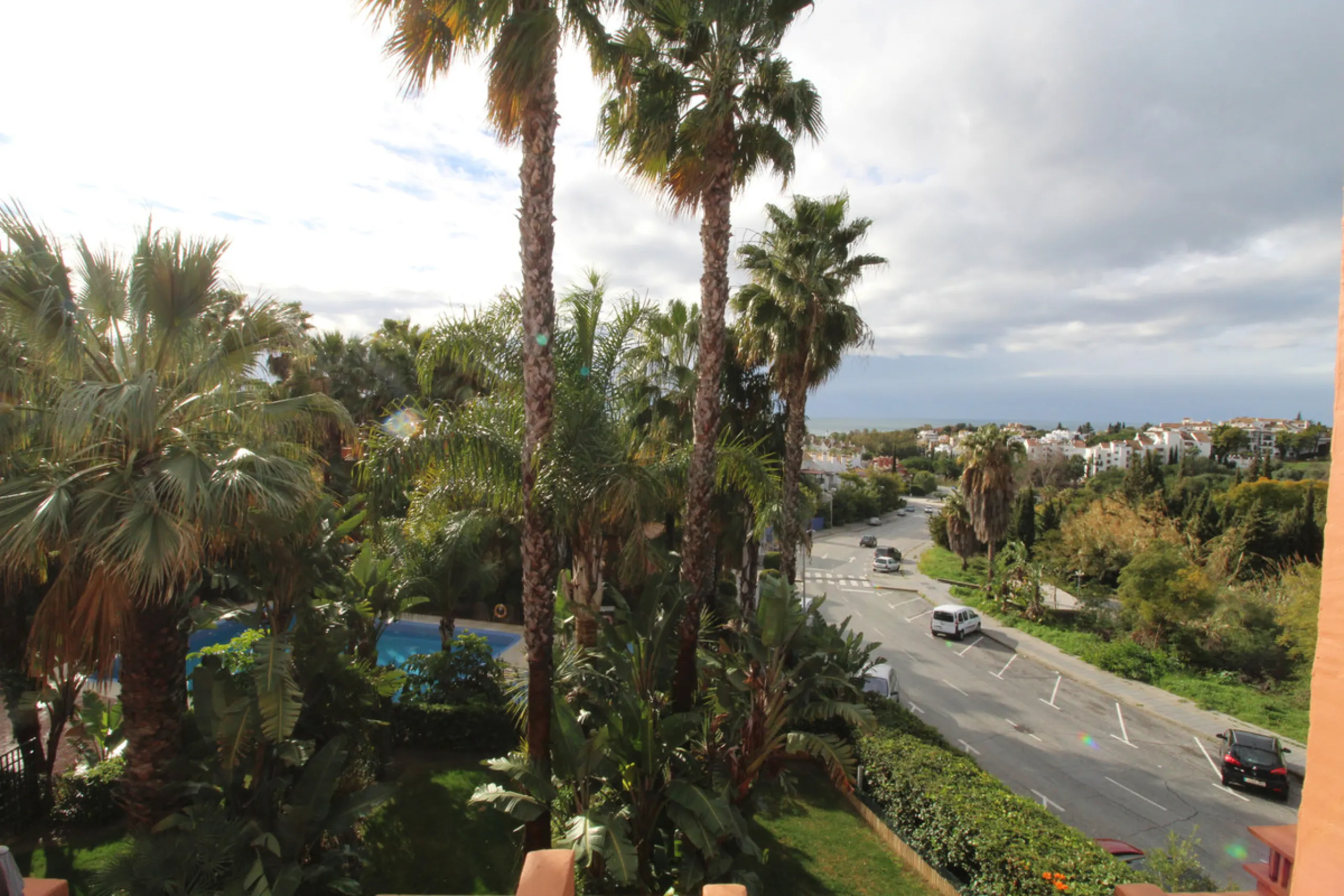 House - Semi-Detached House в продаже в Marbella, Málaga. В доме 3 спален и 3 ванных комнат. Площадь дома 431 м². Площадь участка 100 м²