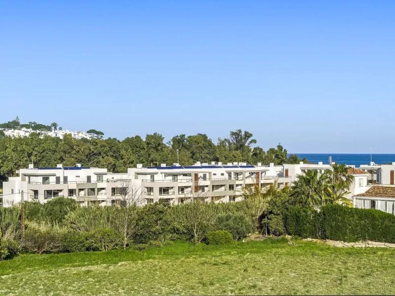 Modern 3-Bedroom Corner Apartment with West Orientation in Casares Beach