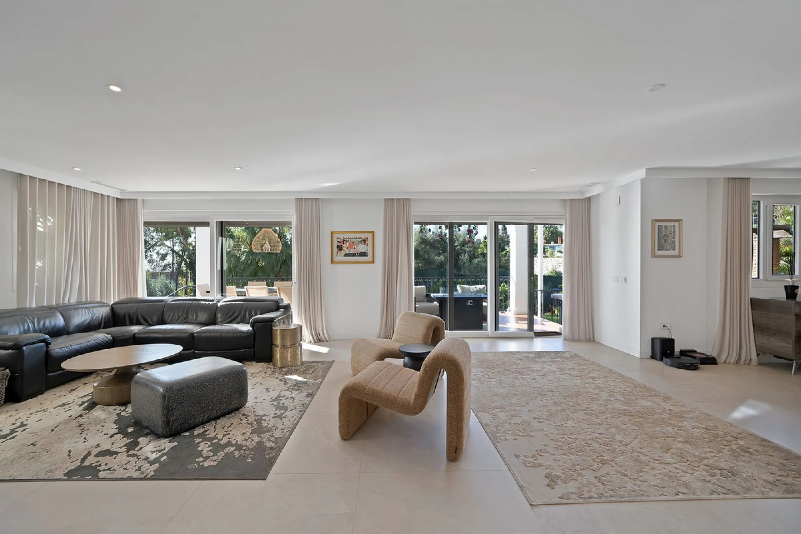 Set within one of Benalmádena's most sought-after residential enclaves, this exceptional detached villa is a refined expression of Mediterranean luxury, where contemporary comfort meets enduring Andalusian character.