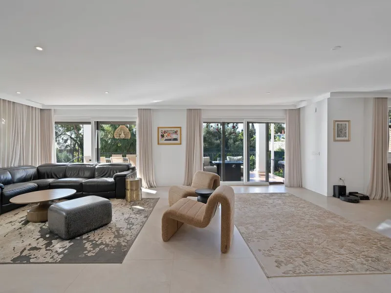 Set within one of Benalmádena's most sought-after residential enclaves, this exceptional detached villa is a refined expression of Mediterranean luxury, where contemporary comfort meets enduring Andalusian character.