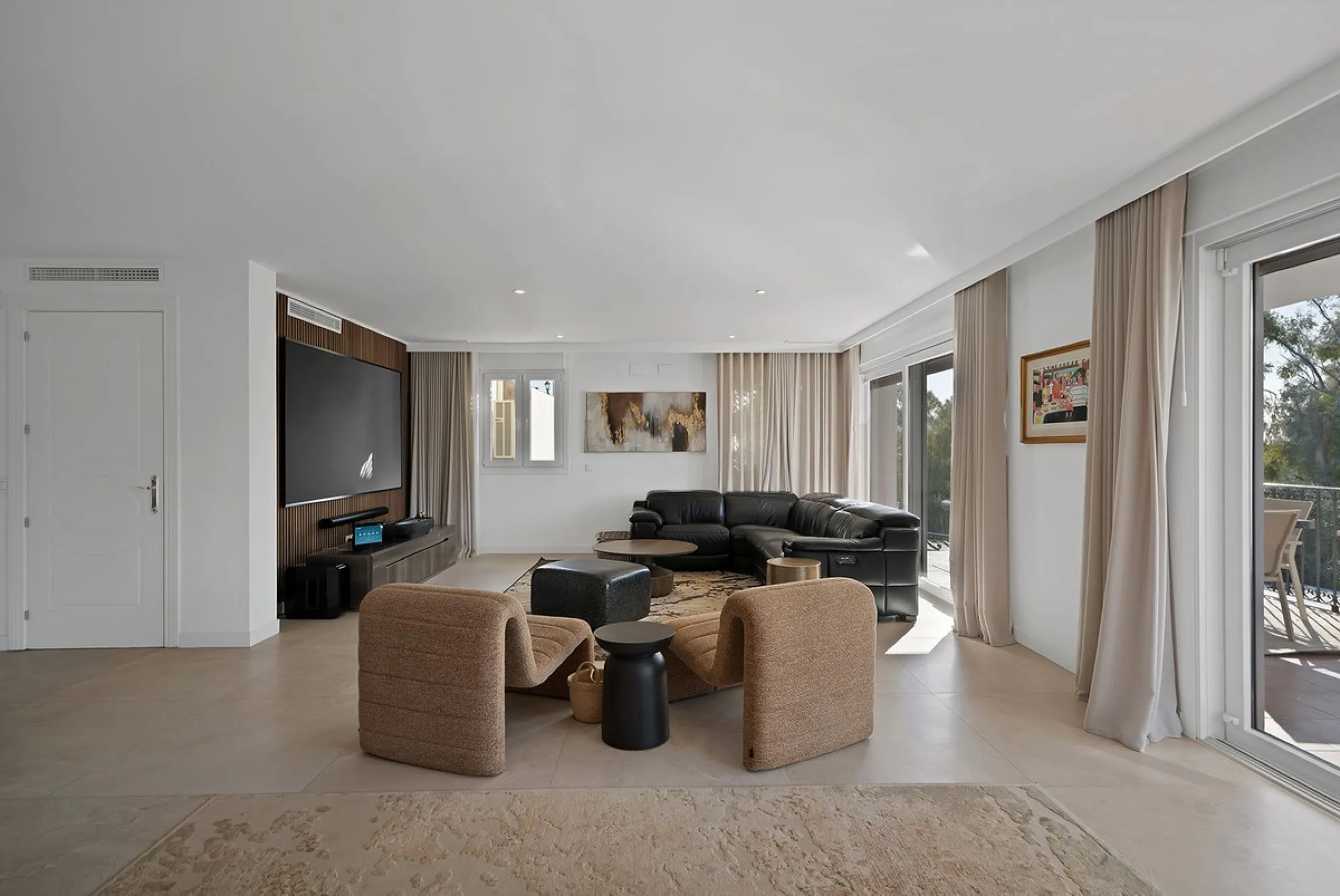 Set within one of Benalmádena's most sought-after residential enclaves, this exceptional detached villa is a refined expression of Mediterranean luxury, where contemporary comfort meets enduring Andalusian character.