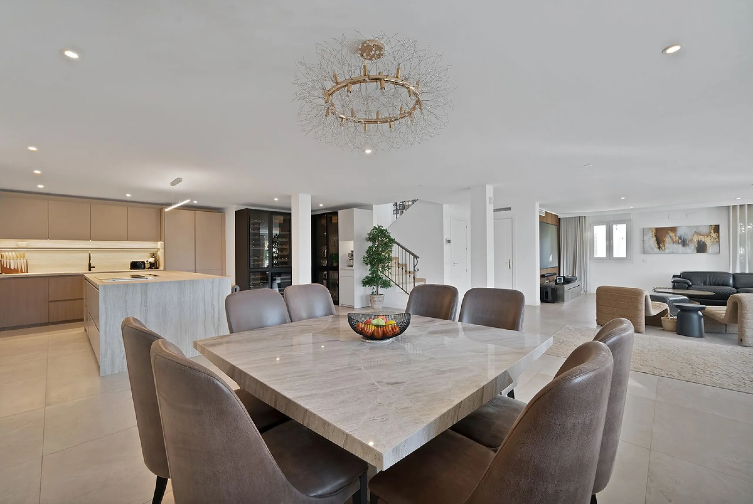 Set within one of Benalmádena's most sought-after residential enclaves, this exceptional detached villa is a refined expression of Mediterranean luxury, where contemporary comfort meets enduring Andalusian character.