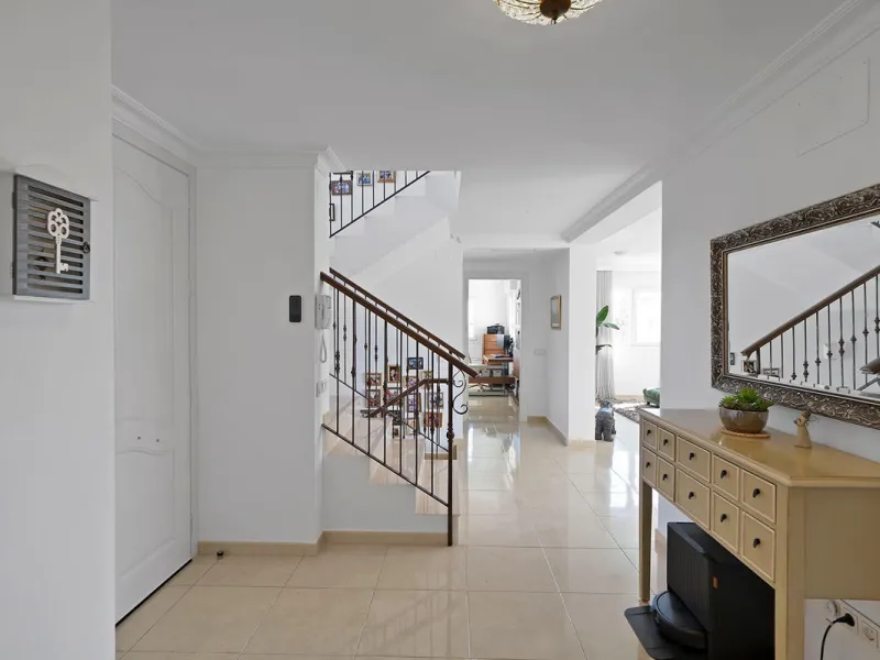 Set within one of Benalmádena's most sought-after residential enclaves, this exceptional detached villa is a refined expression of Mediterranean luxury, where contemporary comfort meets enduring Andalusian character.