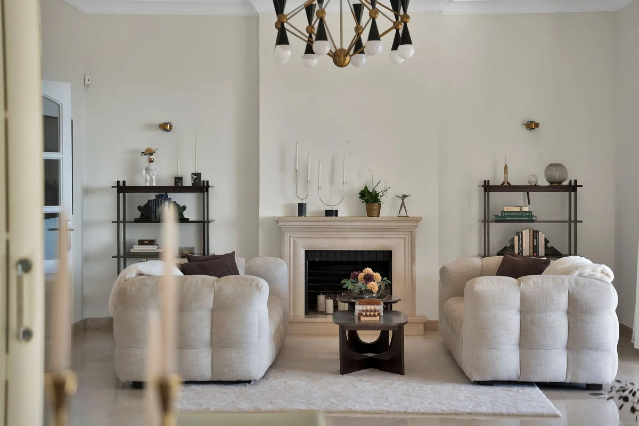 Set within the exclusive gated community of Monte Mayor, this exceptional south-facing detached villa offers breathtaking panoramic sea views from a generous 4,075m² plot. This villa stands out from most due to the elegant combination of Andalucian archit
