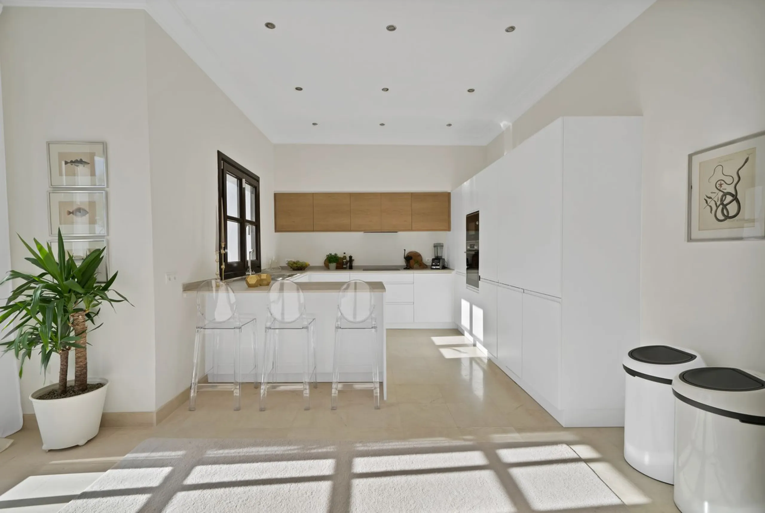Set within the exclusive gated community of Monte Mayor, this exceptional south-facing detached villa offers breathtaking panoramic sea views from a generous 4,075m² plot. This villa stands out from most due to the elegant combination of Andalucian archit