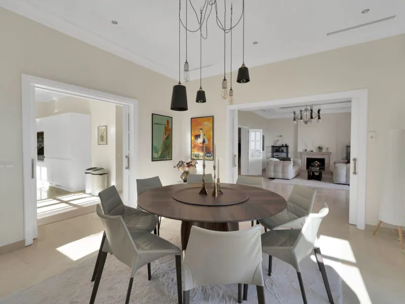 Set within the exclusive gated community of Monte Mayor, this exceptional south-facing detached villa offers breathtaking panoramic sea views from a generous 4,075m² plot. This villa stands out from most due to the elegant combination of Andalucian archit
