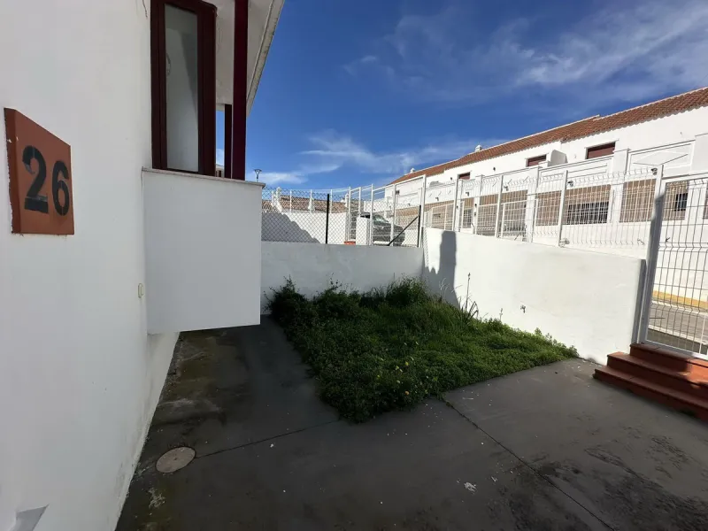 House - Townhouse в продаже в Casares, Málaga. В доме 2 спален и 3 ванных комнат. Площадь дома 205 м²