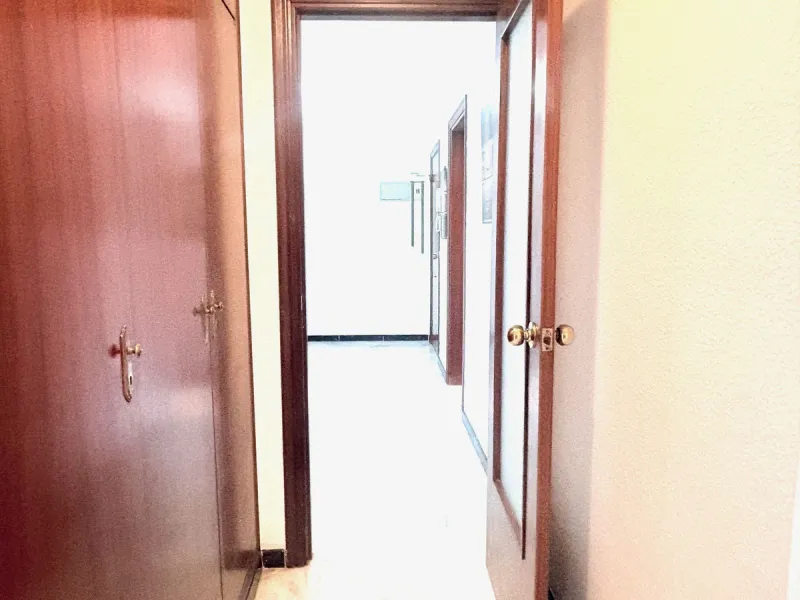 Apartment - Middle Floor Apartment в продаже в Marbella, Málaga. В доме 3 спален и 2 ванных комнат. Площадь дома 110 м²