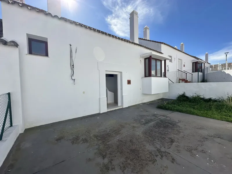 House - Townhouse в продаже в Casares, Málaga. В доме 2 спален и 3 ванных комнат. Площадь дома 205 м²