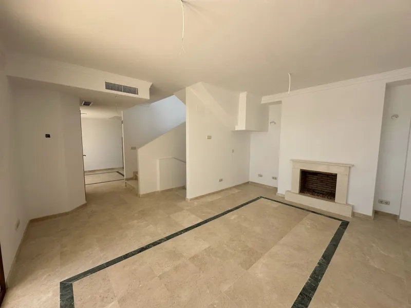 House - Townhouse в продаже в Casares, Málaga. В доме 2 спален и 3 ванных комнат. Площадь дома 205 м²