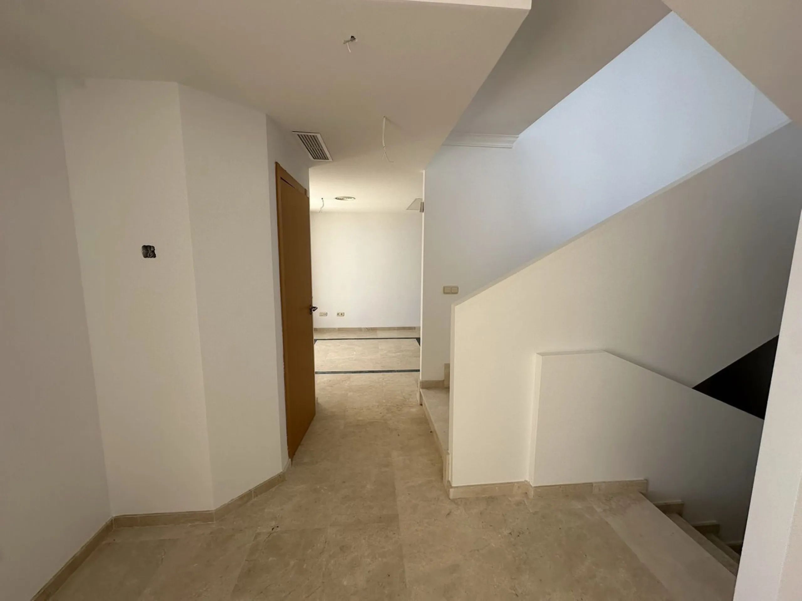 House - Townhouse в продаже в Casares, Málaga. В доме 2 спален и 3 ванных комнат. Площадь дома 205 м²