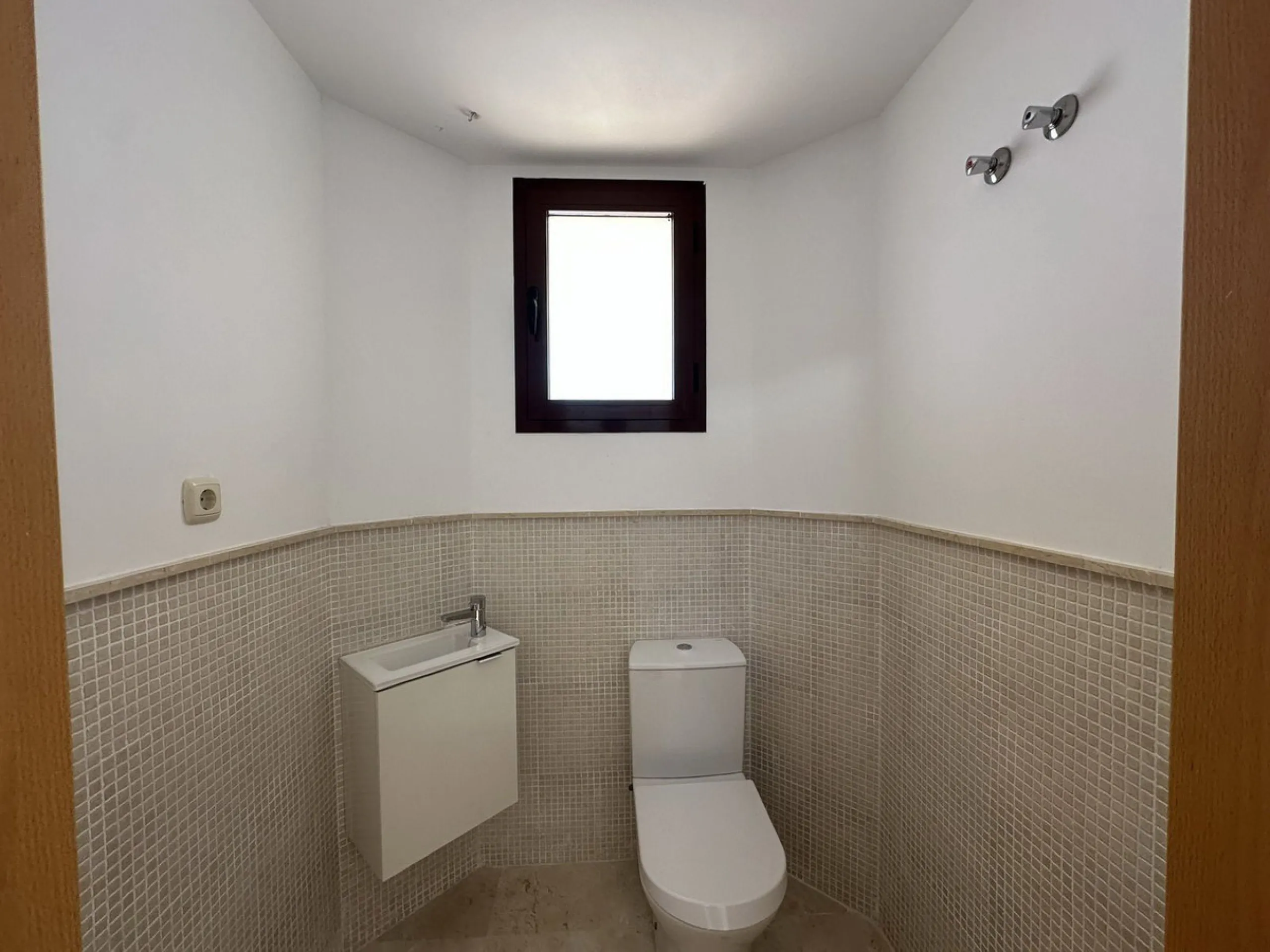 House - Townhouse в продаже в Casares, Málaga. В доме 2 спален и 3 ванных комнат. Площадь дома 205 м²