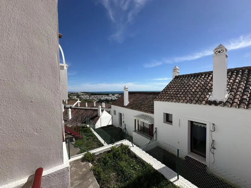 House - Townhouse в продаже в Casares, Málaga. В доме 2 спален и 3 ванных комнат. Площадь дома 205 м²