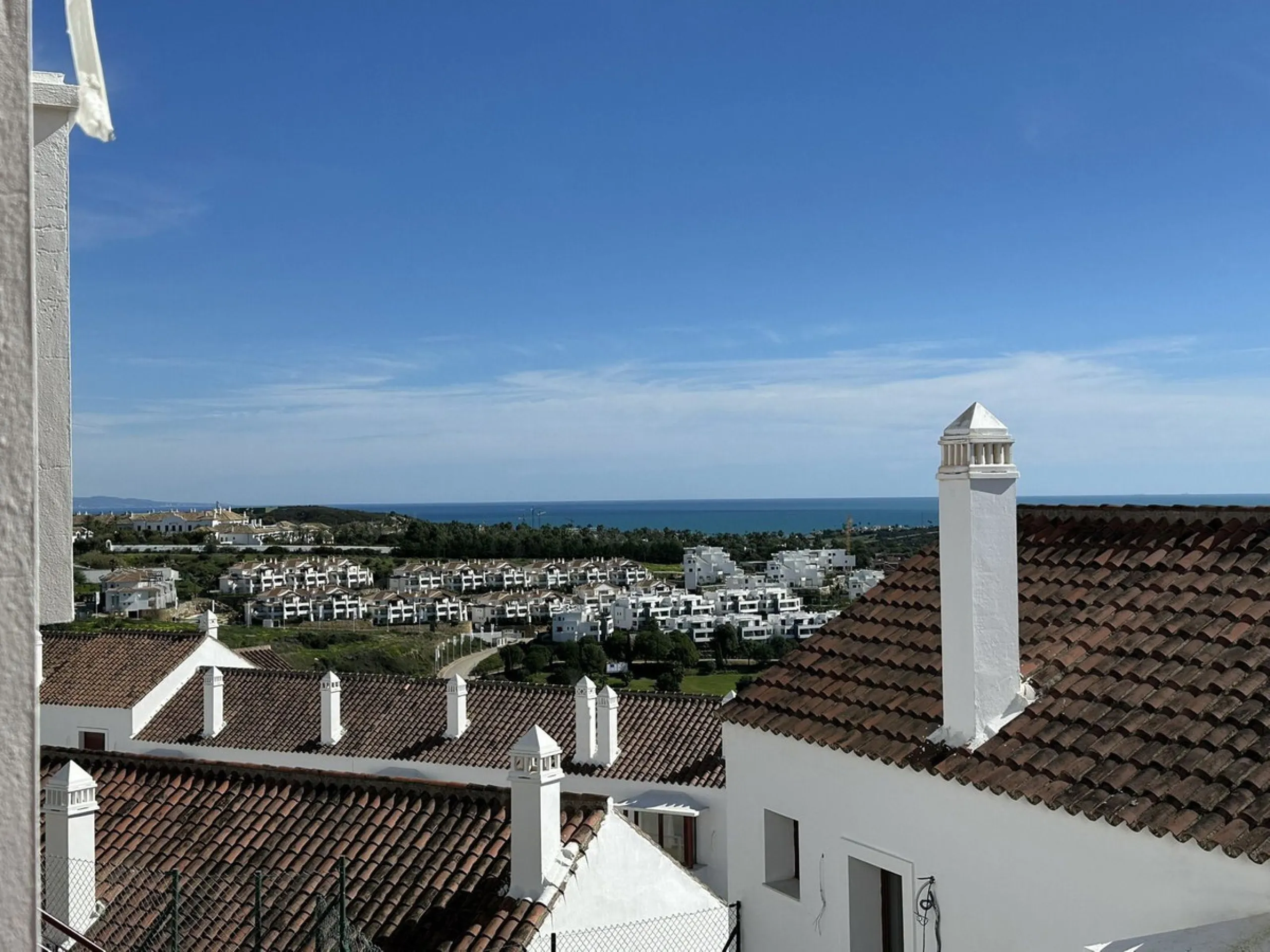 House - Townhouse в продаже в Casares, Málaga. В доме 2 спален и 3 ванных комнат. Площадь дома 205 м²