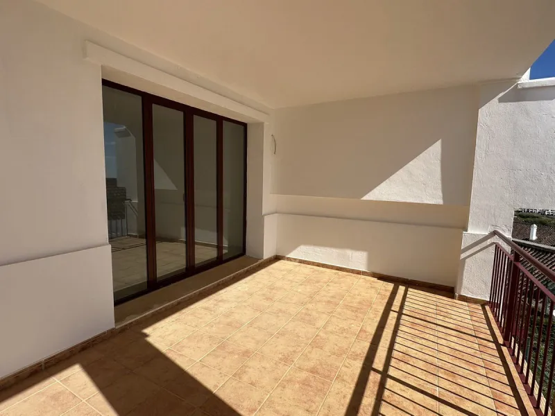 House - Townhouse в продаже в Casares, Málaga. В доме 2 спален и 3 ванных комнат. Площадь дома 205 м²