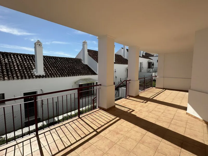 House - Townhouse в продаже в Casares, Málaga. В доме 2 спален и 3 ванных комнат. Площадь дома 205 м²