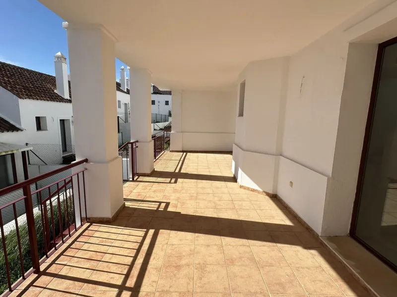 House - Townhouse в продаже в Casares, Málaga. В доме 2 спален и 3 ванных комнат. Площадь дома 205 м²