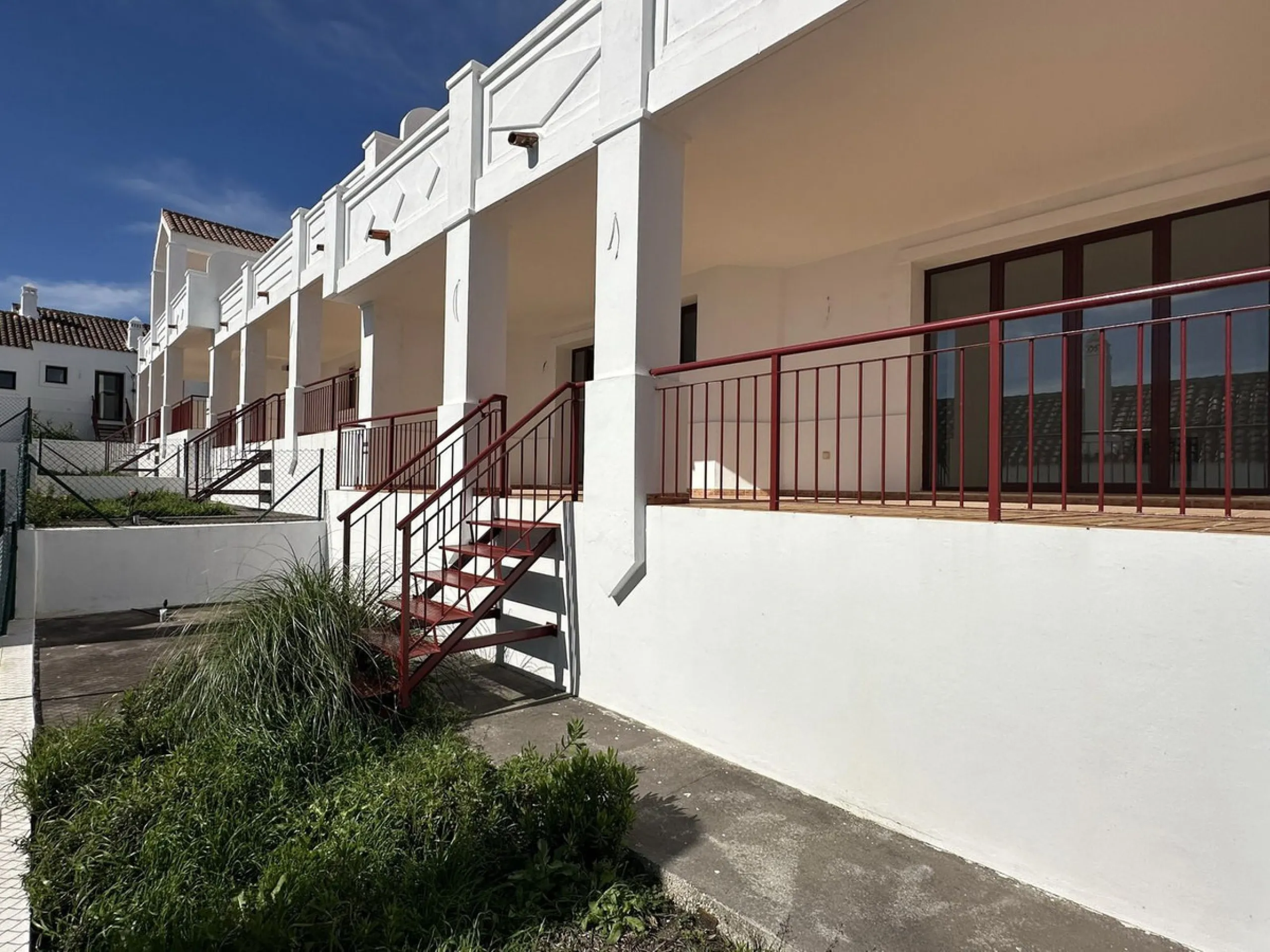 House - Townhouse в продаже в Casares, Málaga. В доме 2 спален и 3 ванных комнат. Площадь дома 205 м²