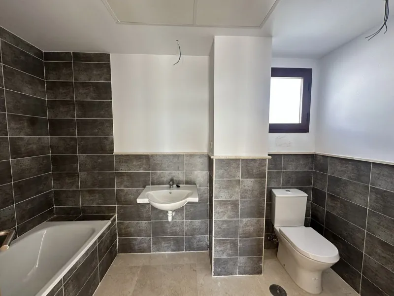 House - Townhouse в продаже в Casares, Málaga. В доме 2 спален и 3 ванных комнат. Площадь дома 205 м²