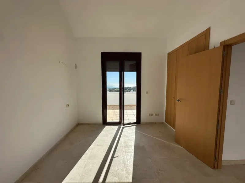 House - Townhouse в продаже в Casares, Málaga. В доме 2 спален и 3 ванных комнат. Площадь дома 205 м²