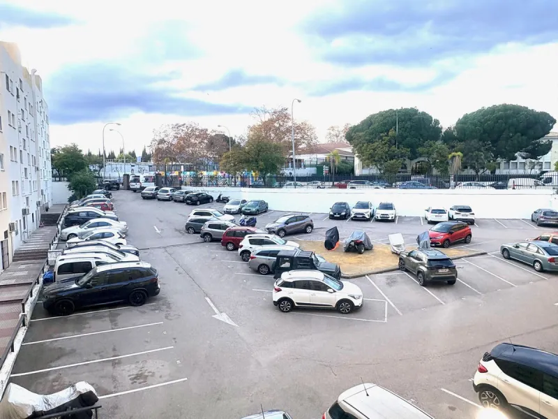 Apartment - Middle Floor Apartment в продаже в Marbella, Málaga. В доме 3 спален и 2 ванных комнат. Площадь дома 110 м²