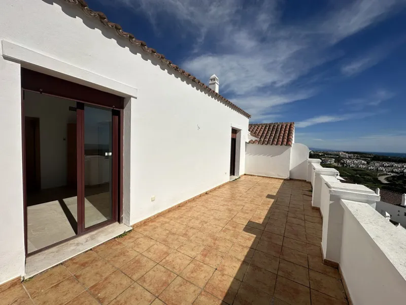 House - Townhouse в продаже в Casares, Málaga. В доме 2 спален и 3 ванных комнат. Площадь дома 205 м²