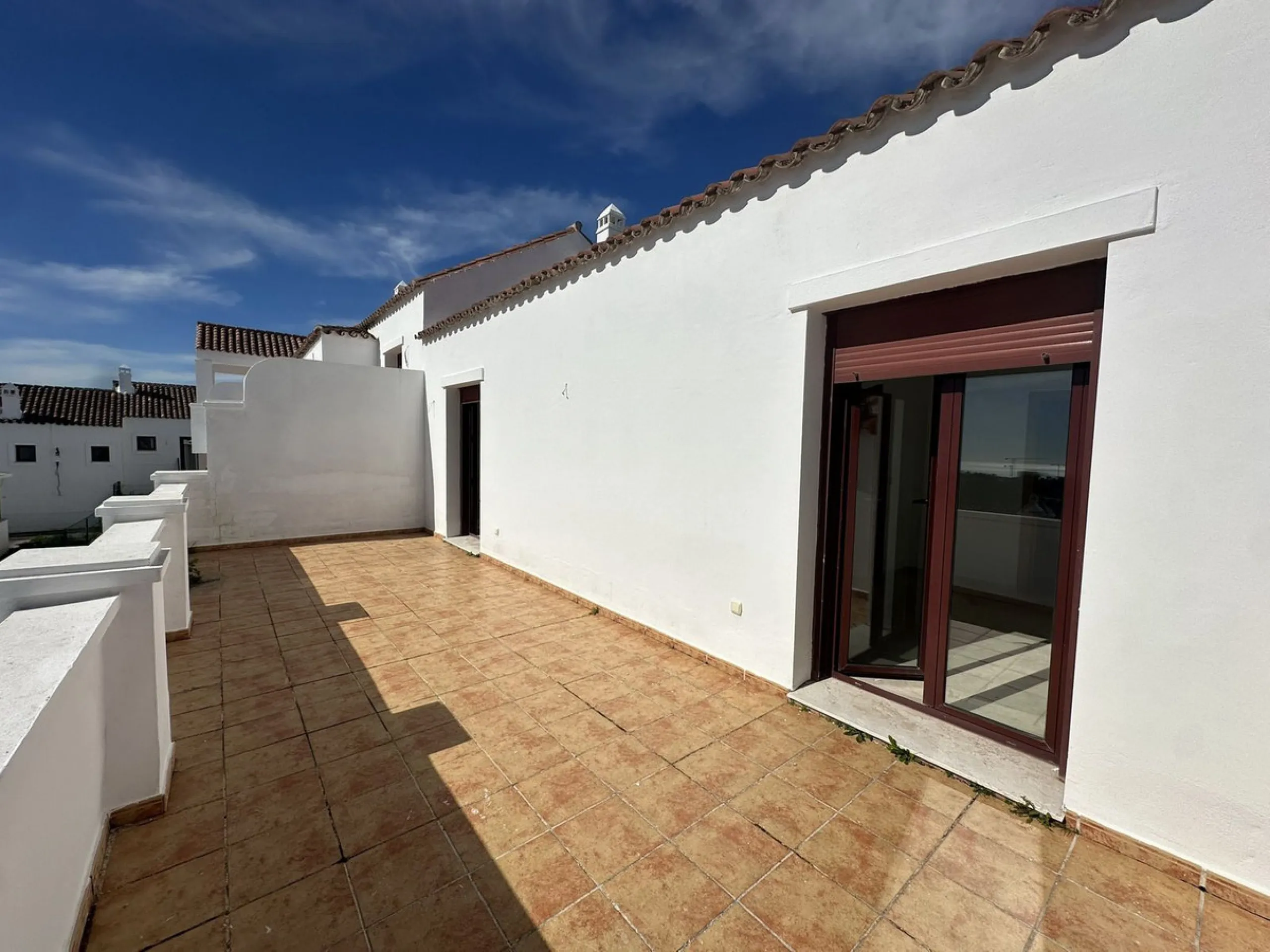 House - Townhouse в продаже в Casares, Málaga. В доме 2 спален и 3 ванных комнат. Площадь дома 205 м²