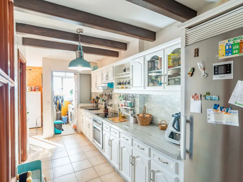 Apartment - Middle Floor Apartment в продаже в Fuengirola, Málaga. В доме 4 спален и 2 ванных комнат. Площадь дома 112 м²