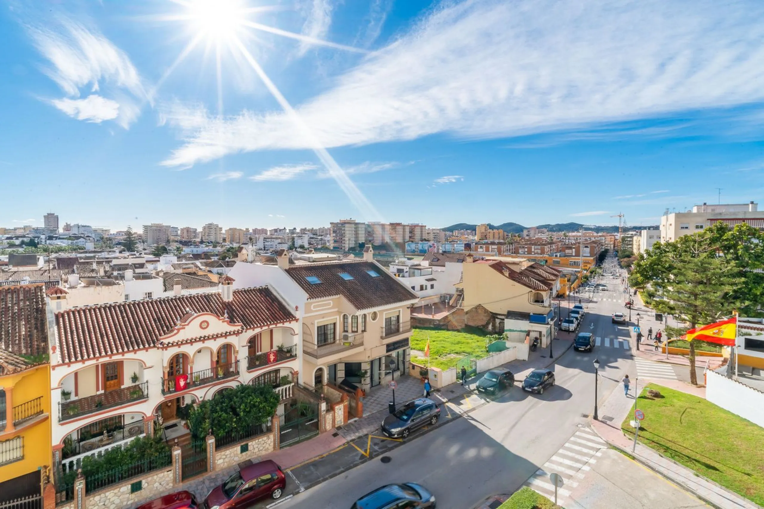 Apartment - Middle Floor Apartment в продаже в Fuengirola, Málaga. В доме 4 спален и 2 ванных комнат. Площадь дома 112 м²