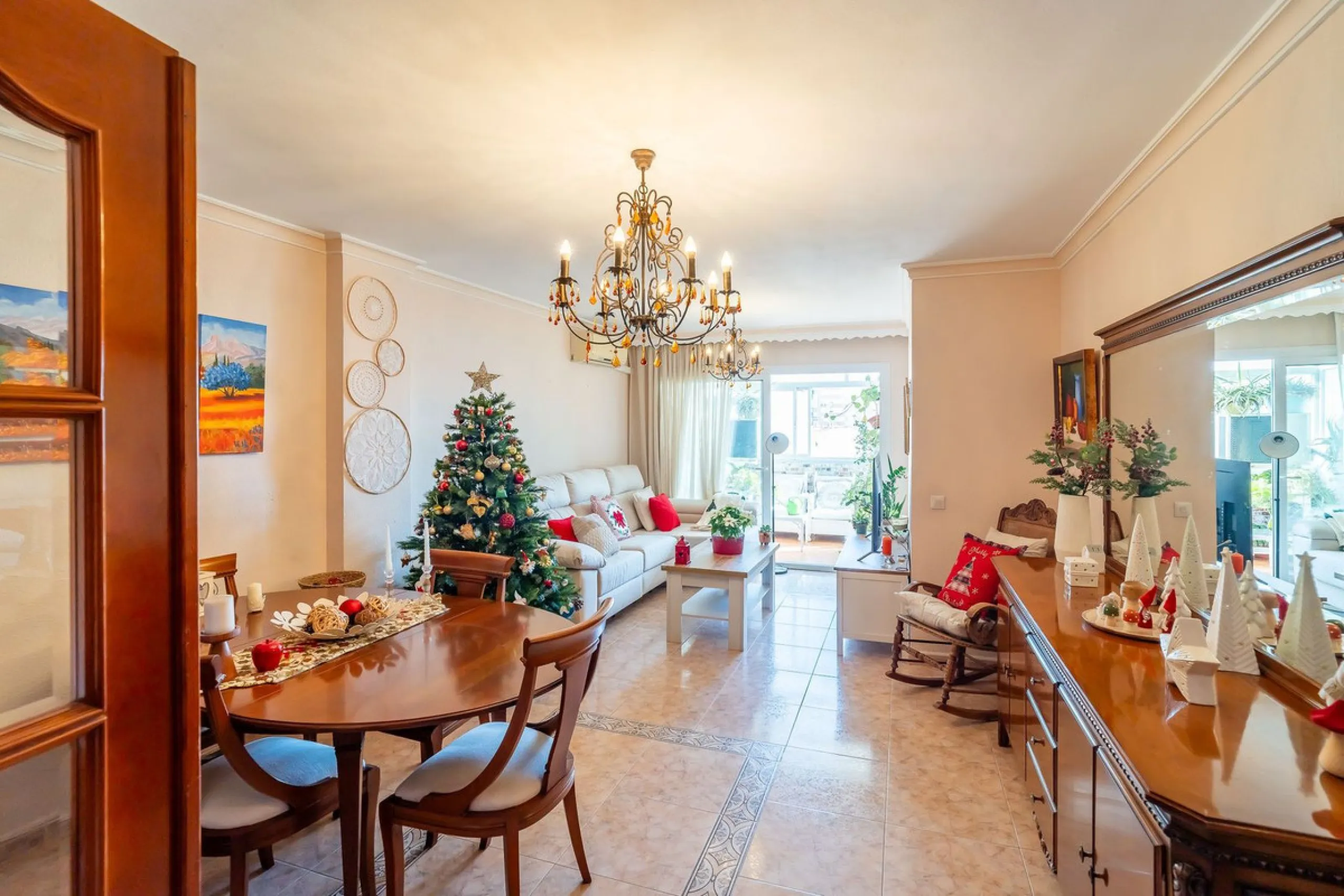 Apartment - Middle Floor Apartment в продаже в Fuengirola, Málaga. В доме 4 спален и 2 ванных комнат. Площадь дома 112 м²