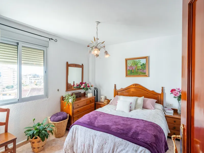 Apartment - Middle Floor Apartment в продаже в Fuengirola, Málaga. В доме 4 спален и 2 ванных комнат. Площадь дома 112 м²