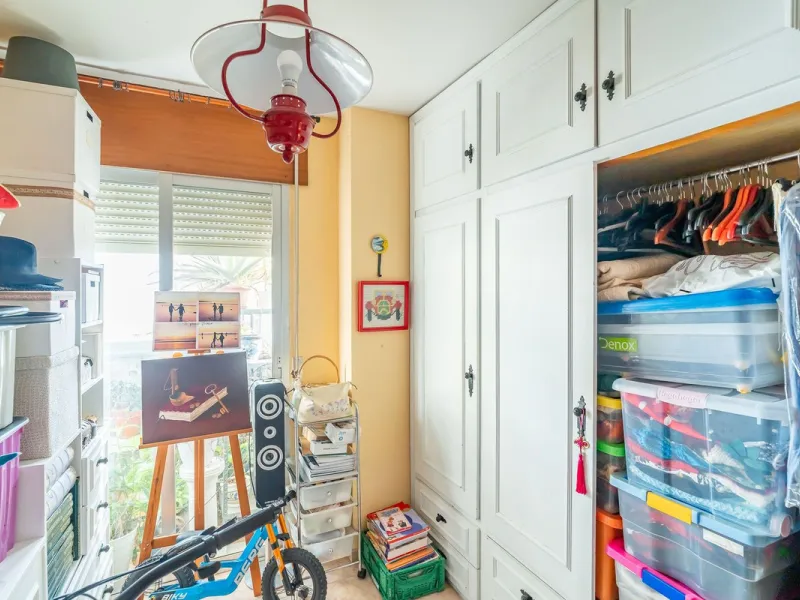 Apartment - Middle Floor Apartment в продаже в Fuengirola, Málaga. В доме 4 спален и 2 ванных комнат. Площадь дома 112 м²