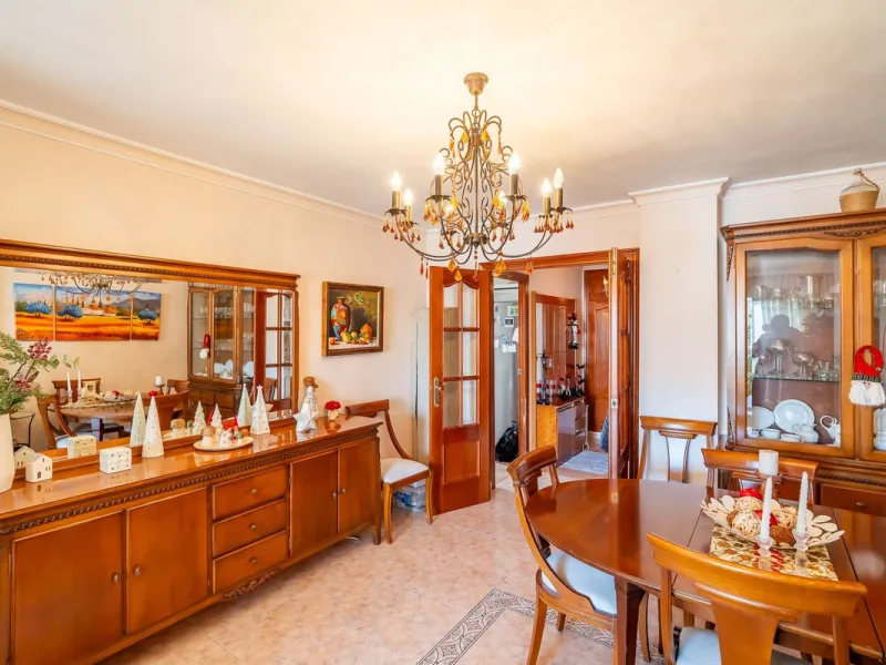 Apartment - Middle Floor Apartment в продаже в Fuengirola, Málaga. В доме 4 спален и 2 ванных комнат. Площадь дома 112 м²