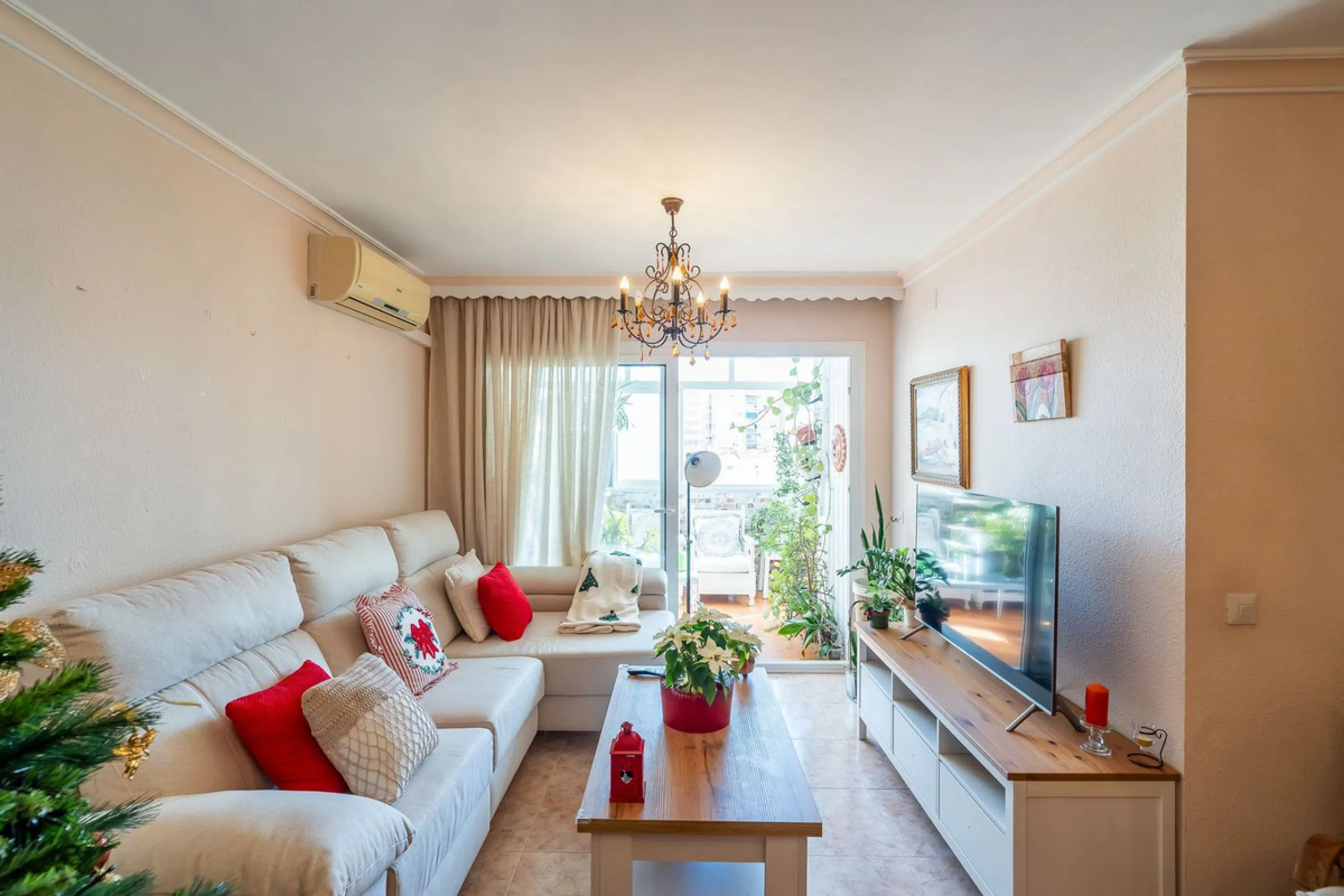 Apartment - Middle Floor Apartment в продаже в Fuengirola, Málaga. В доме 4 спален и 2 ванных комнат. Площадь дома 112 м²