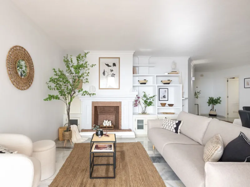Elegant 2-bedroom, 2-bathroom apartment for sale in Puerto Banús, offering beautiful views of the port and a prime location in one of Marbella's most exclusive areas.