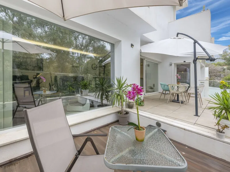 Exclusive detached villa just 500 meters from the sea – The best price on the market