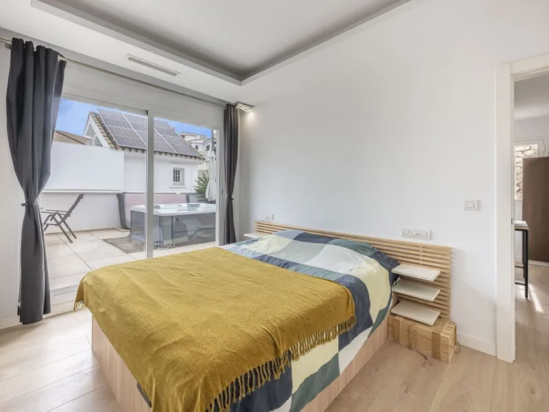 Exclusive detached villa just 500 meters from the sea – The best price on the market