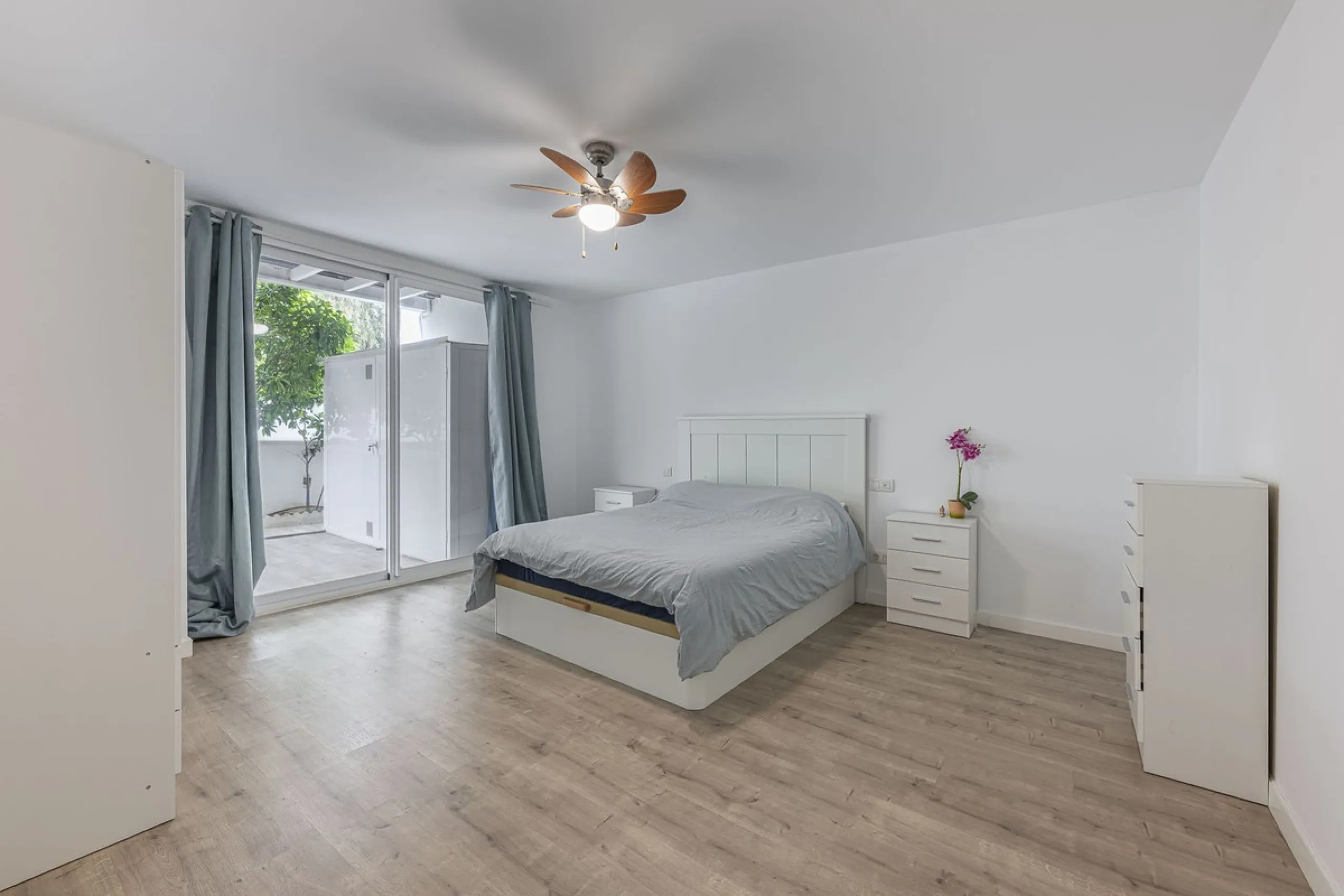 Exclusive detached villa just 500 meters from the sea – The best price on the market
