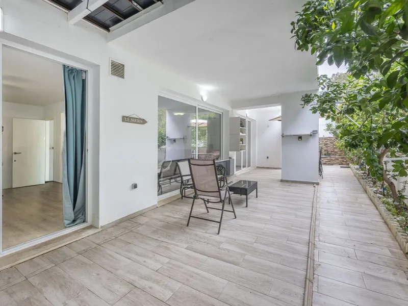 Exclusive detached villa just 500 meters from the sea – The best price on the market