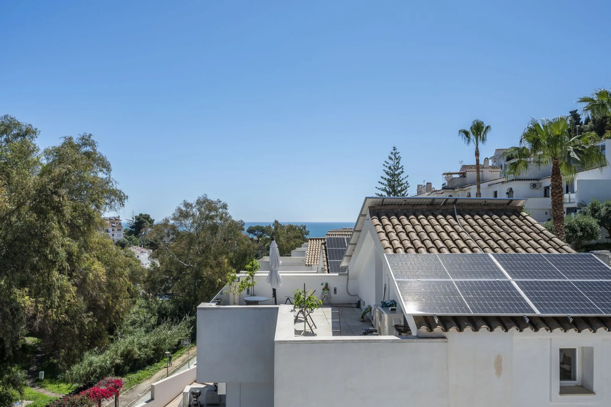 Exclusive detached villa just 500 meters from the sea – The best price on the market