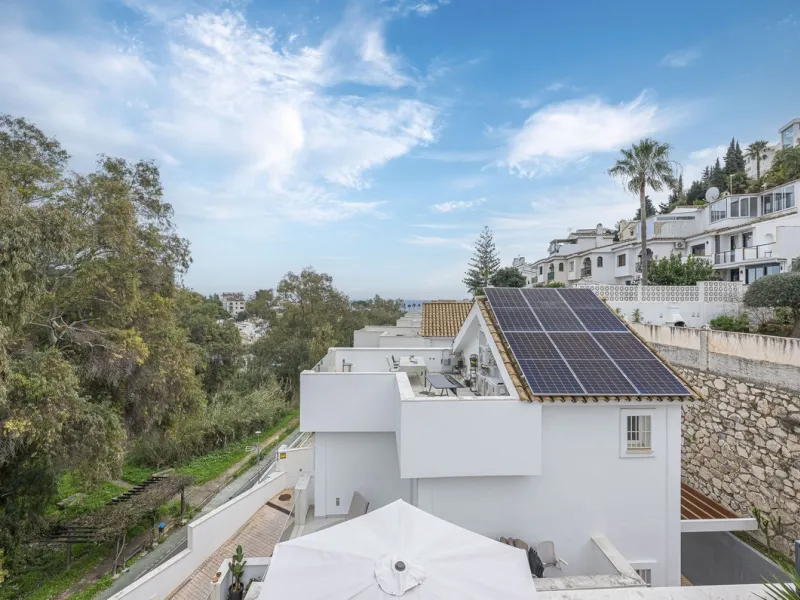 Exclusive detached villa just 500 meters from the sea – The best price on the market
