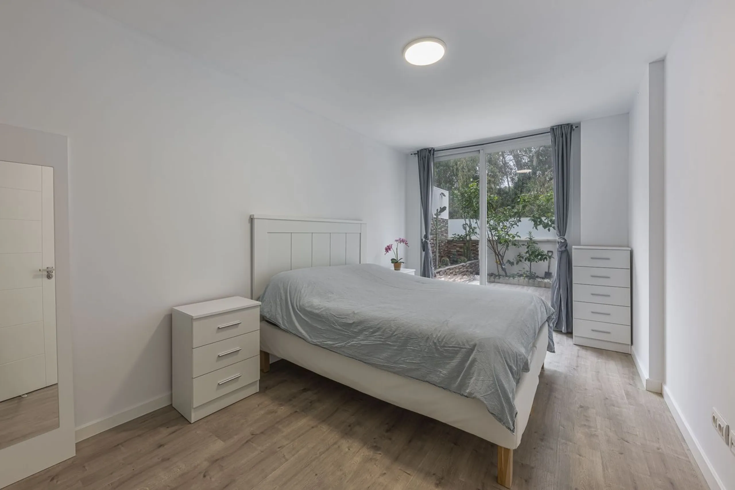 Exclusive detached villa just 500 meters from the sea – The best price on the market