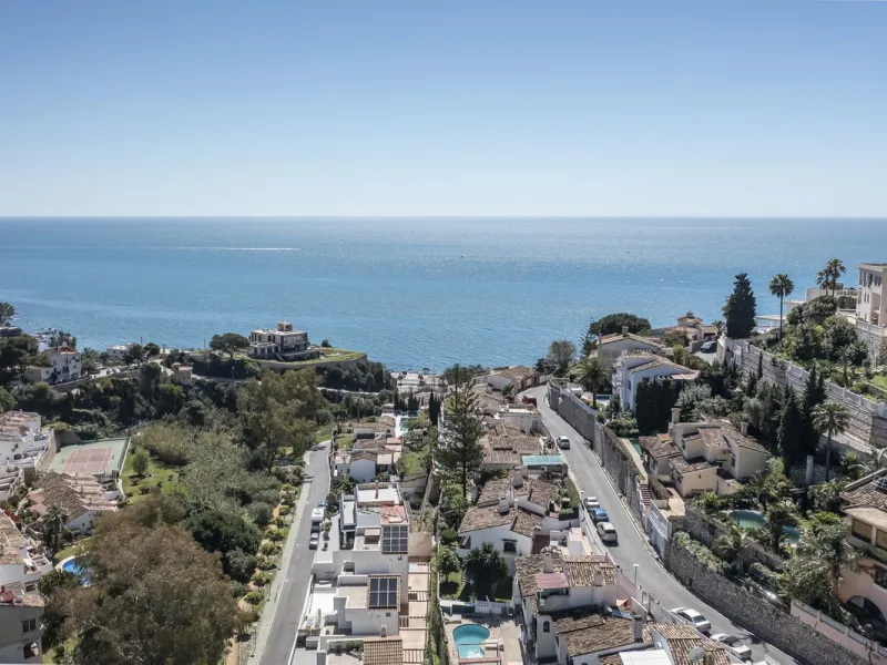 Exclusive detached villa just 500 meters from the sea – The best price on the market